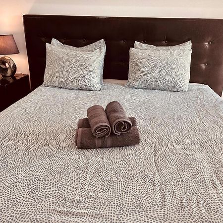 Central Lagos Apt With Marina Views Near Beaches Bagian luar foto
